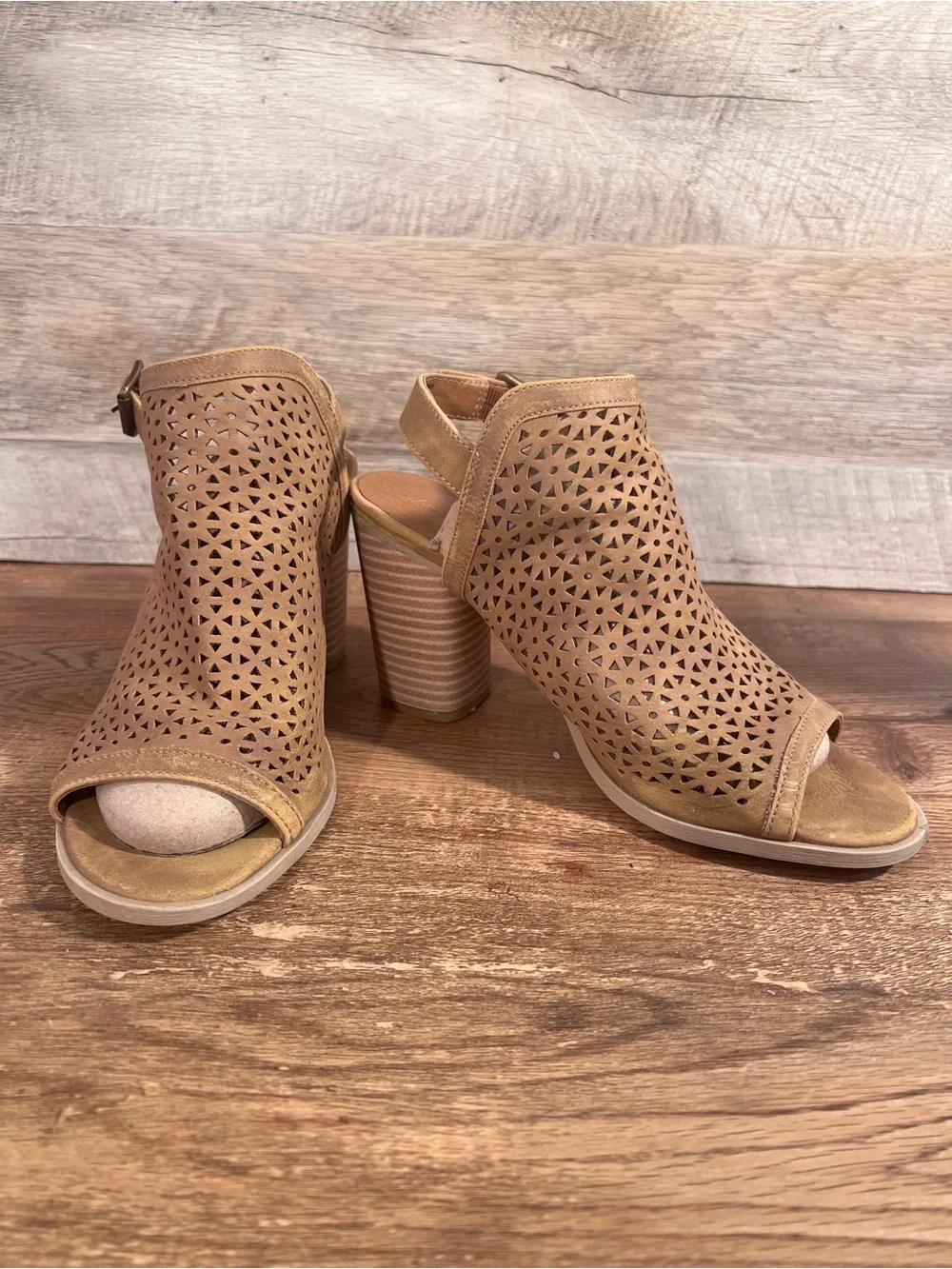 Universal Thread Tan Perforated Block Heel Slingback Sandal